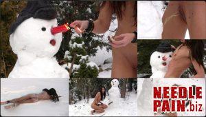 Fucking Snowman – Queensnake, snow, hot wax, stuffing, speculum
